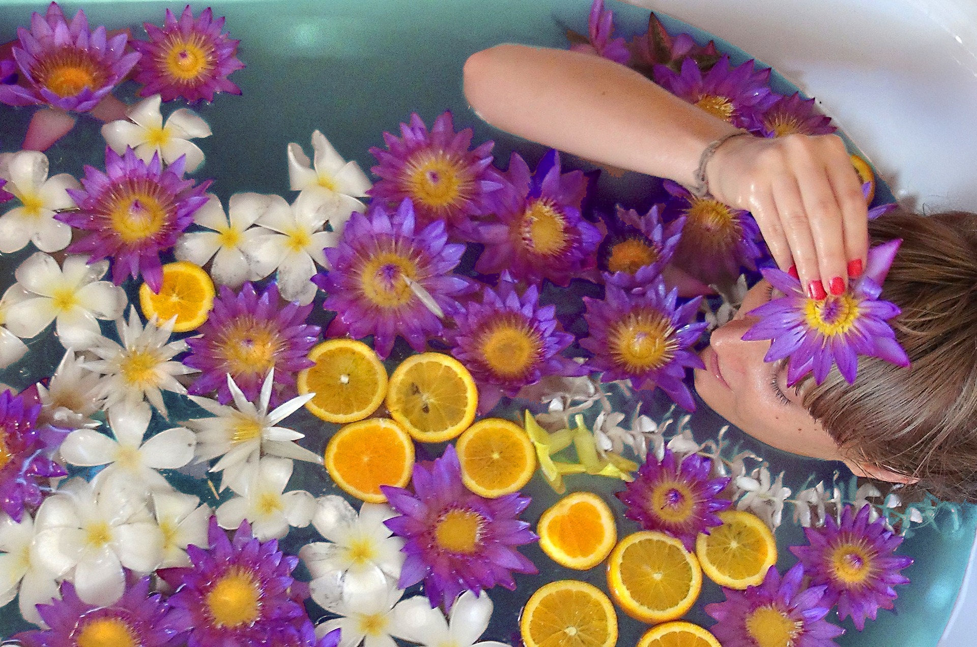 Blütenbad am Ende der Pancha Karma Kur 