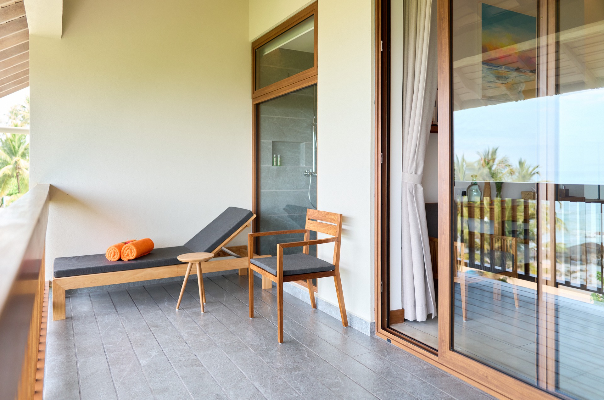 Zimmer Nr. 5 – großer Balkon mit grenzenlosem Meerblick
