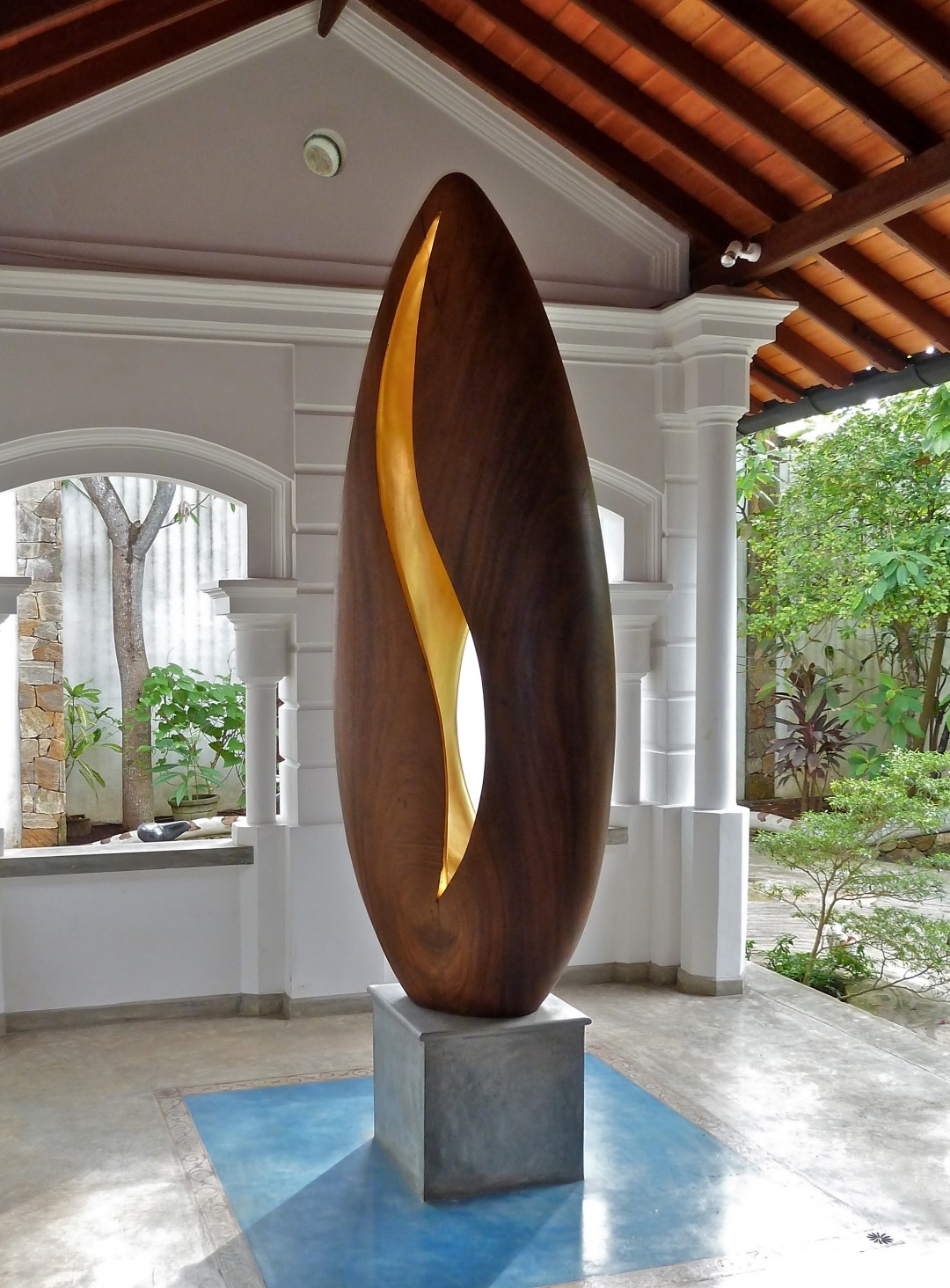 Die Vastu-Skulptur schmückt den Eingangsbereich der Shakti Villa. 