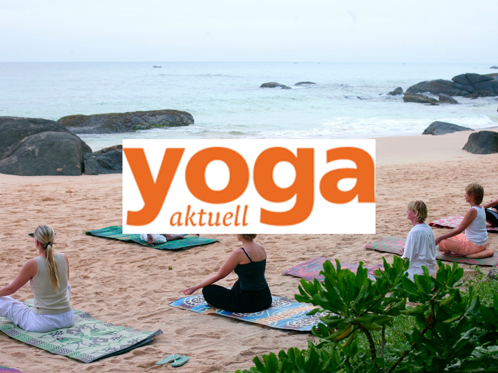 Yoga am Strand von "Sri Lanka Ayurveda Garden".