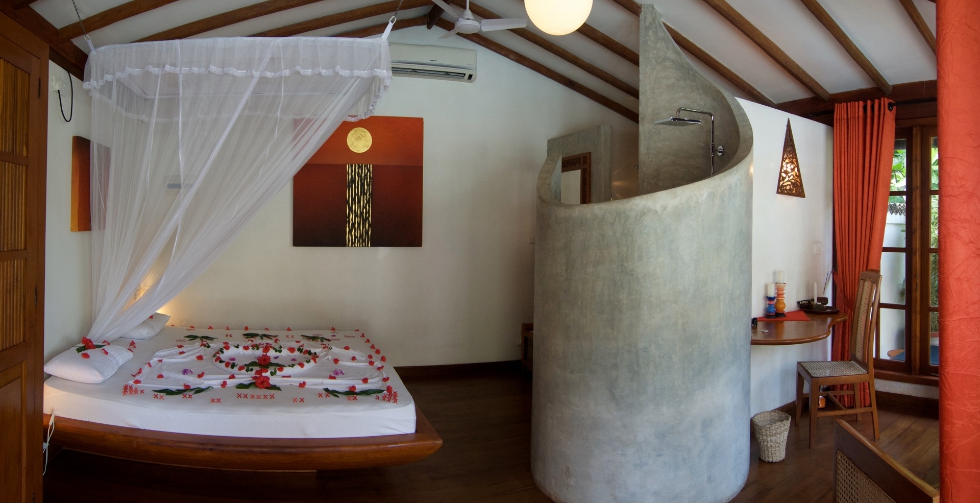 Eingebettet von Palmen haben die Pool-Bungalows eine ideale Lage.