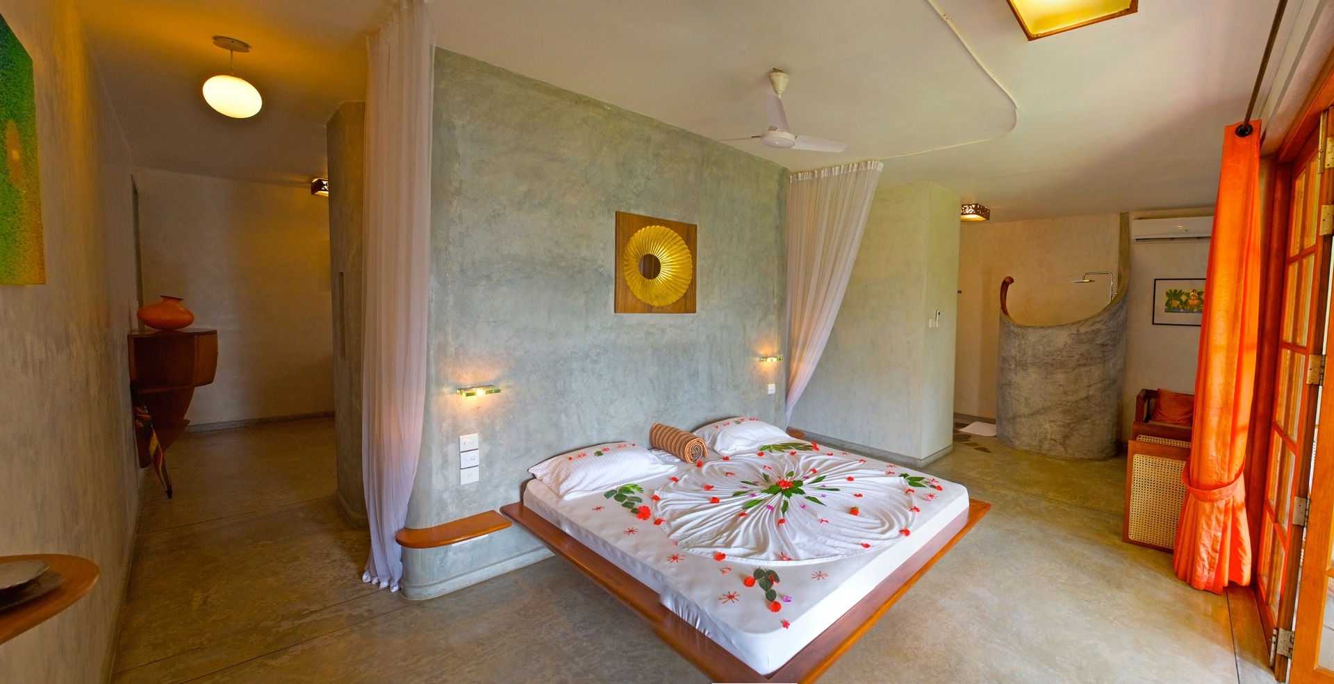 Eingebettet von Palmen haben die Pool-Bungalows eine ideale Lage.