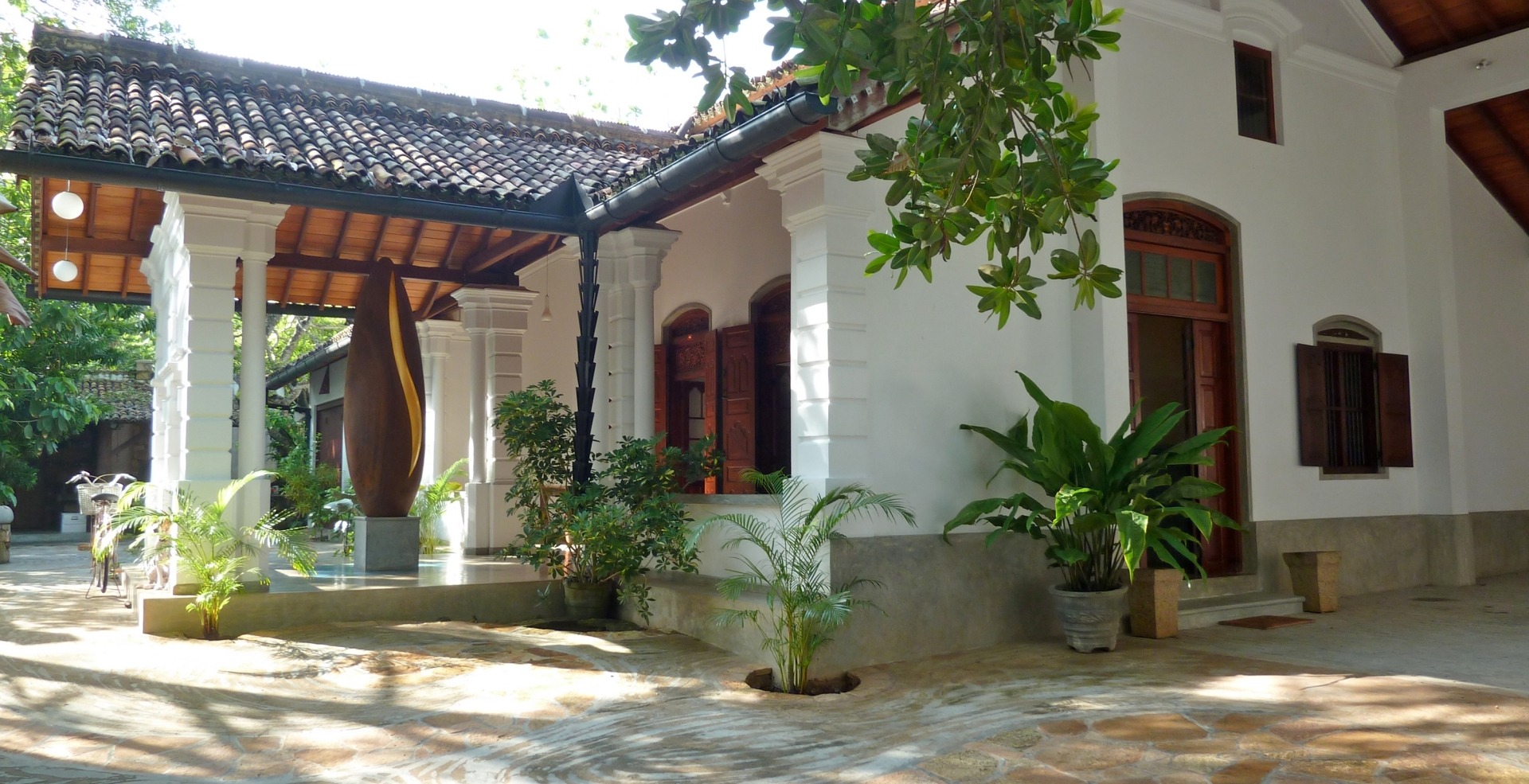 Eingebettet von Palmen haben die Pool-Bungalows eine ideale Lage.