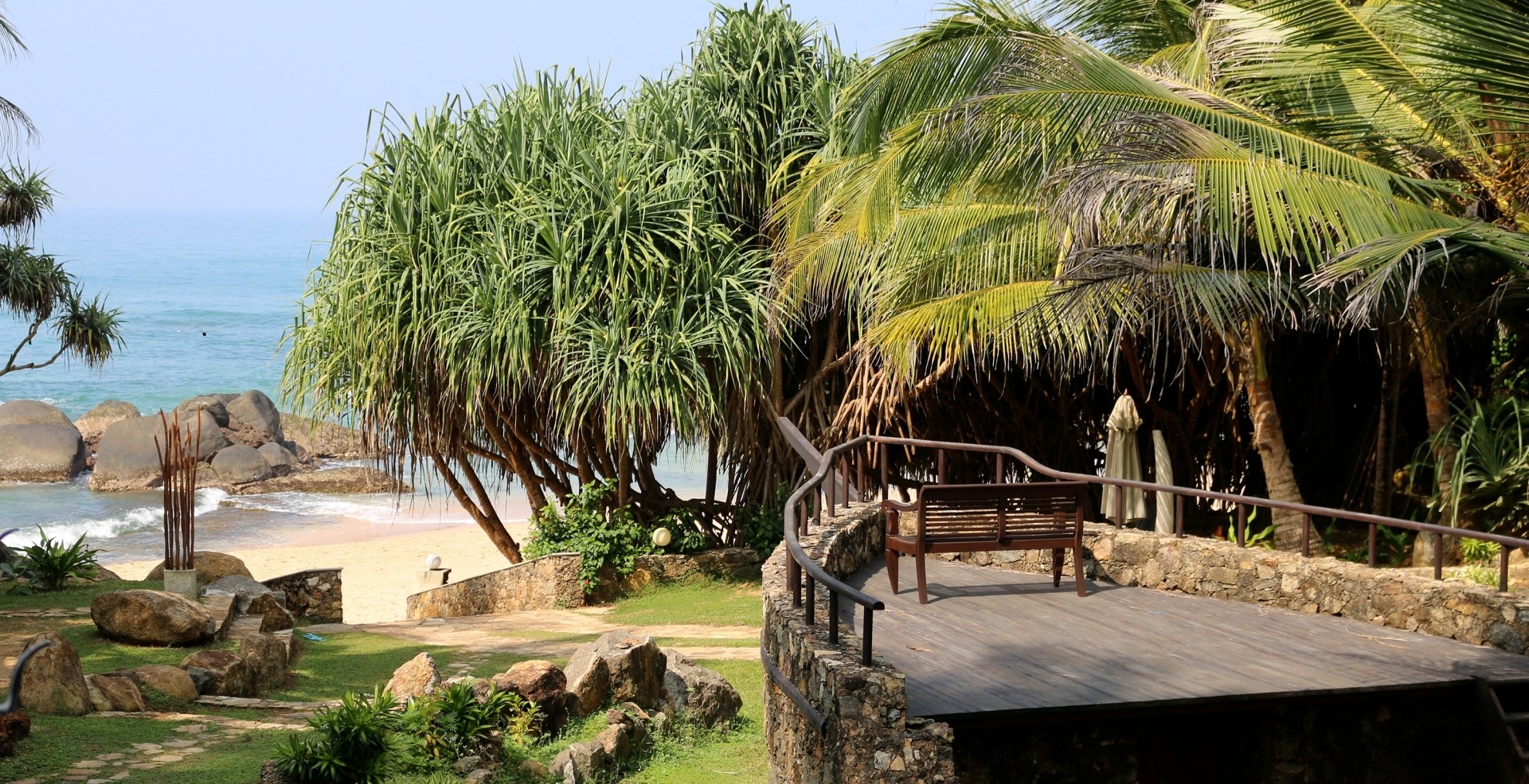 Eingebettet von Palmen haben die Pool-Bungalows eine ideale Lage.